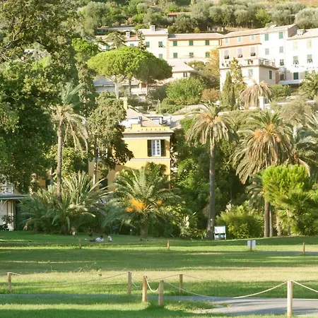 Old Stylish Semesterbostad